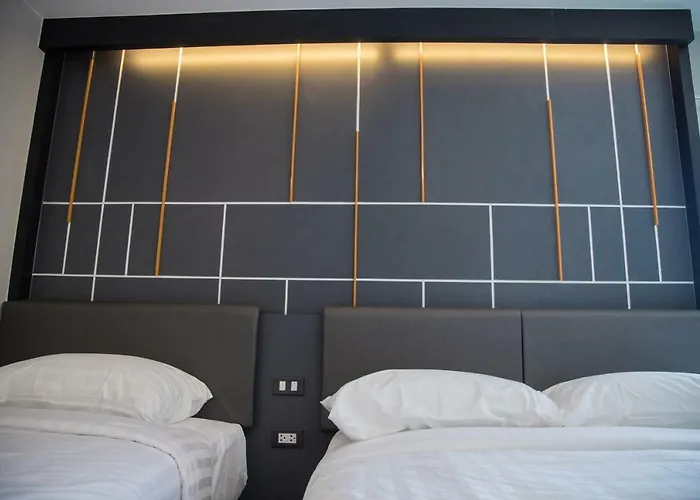 Hallton Hotel 3*